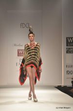 Model walk the ramp for Malini Ramani Show at Wills Lifestyle India Fashion Week 2012 day 4 on 9th Oct 2012 (80).JPG